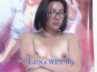 Luna_wet_69