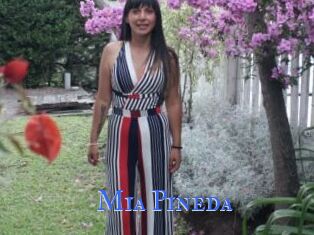 Mia_Pineda