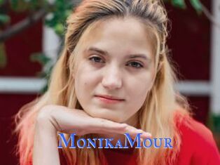 MonikaMour