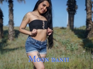 Moon_danii